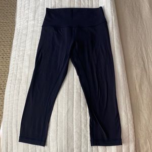 Lulu lemon aligns size 6 used. Dark blue 21’ length